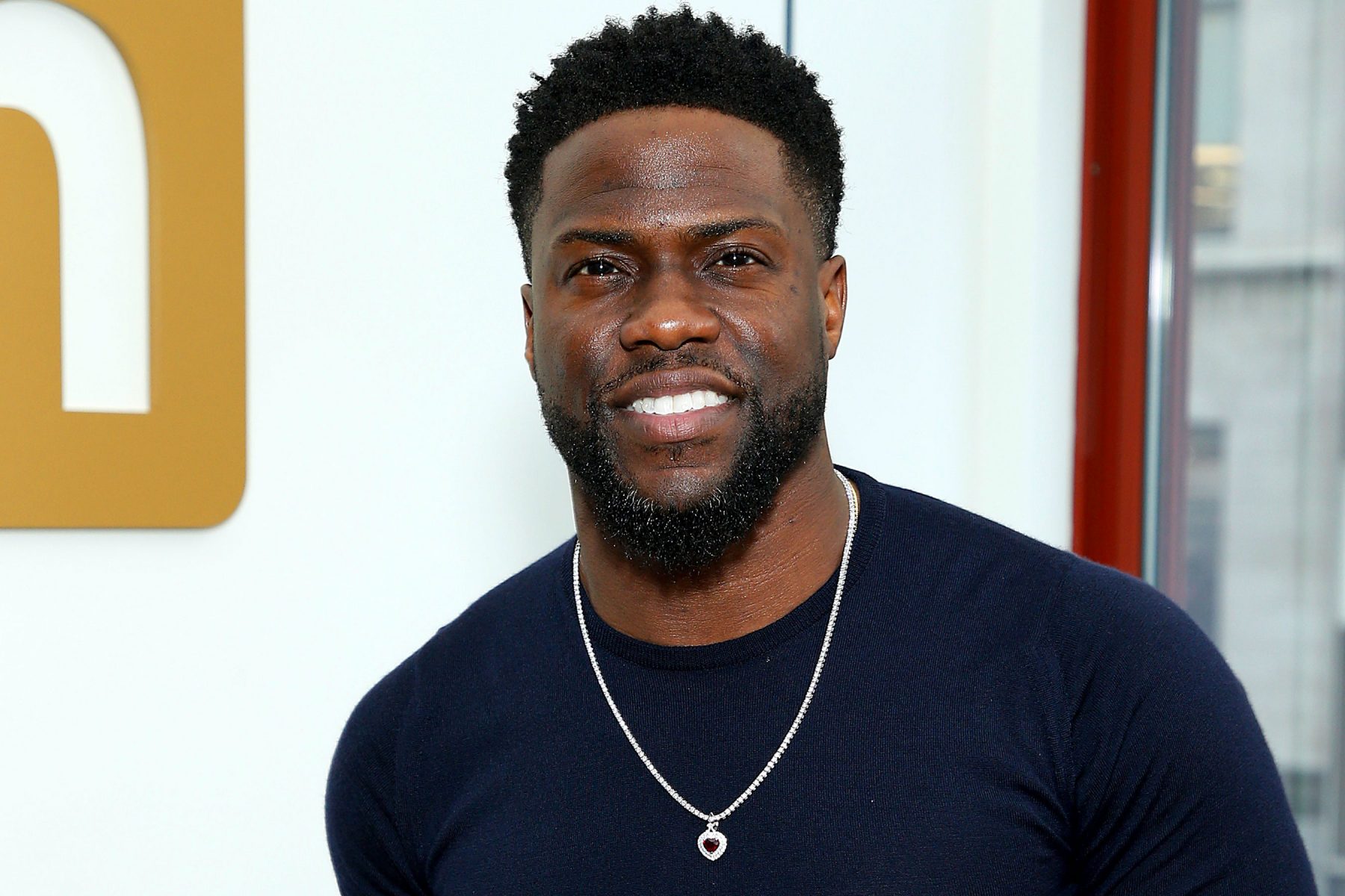 Kevin hart suffers back injuries after accident